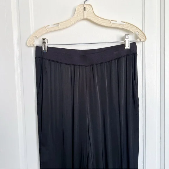 Michael Stars • Lidia Jogger relaxed satin pants black knit soft pull-on - Picture 5 of 10